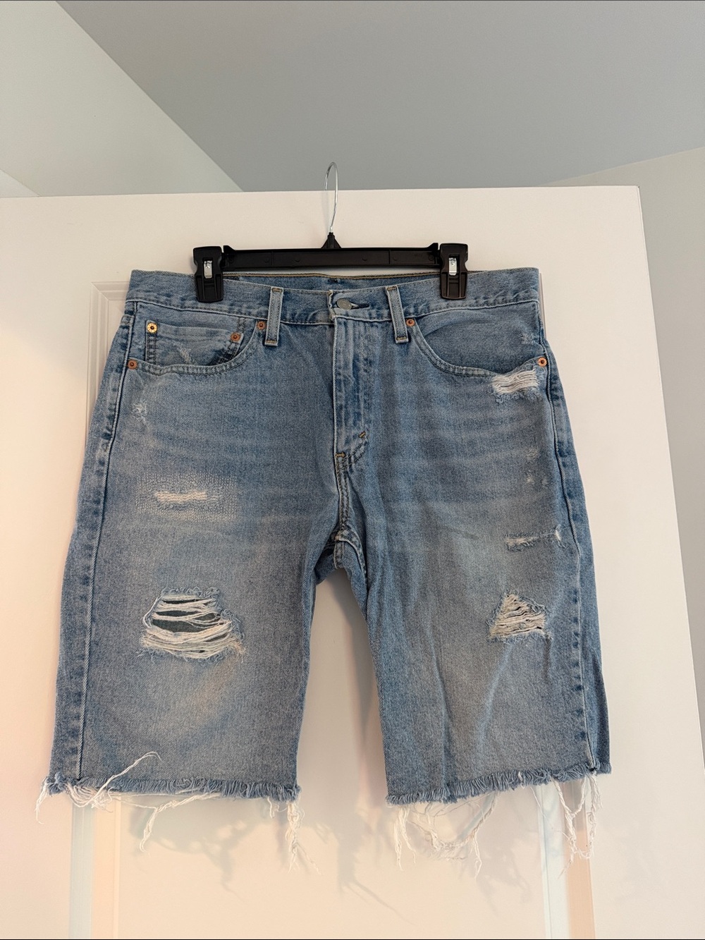 Levi’s 511 Men's Light Blue Distressed Denim Shorts W34